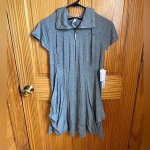 Brand new with tags Kenzie dress with pockets. Size small